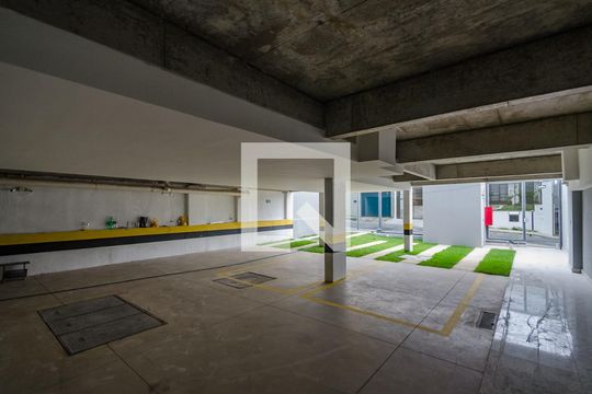 Garagem de apartamento para alugar com 2 quartos, 62m² em Alto Caiçaras, Belo Horizonte