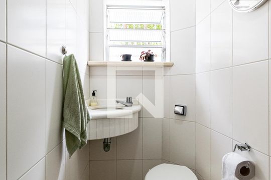 Lavabo de casa para alugar com 2 quartos, 150m² em Vila Guarani, São Paulo