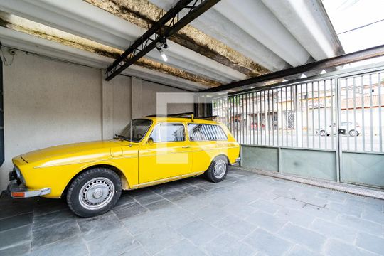 Garagem de casa para alugar com 2 quartos, 150m² em Vila Guarani, São Paulo