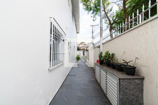 Corredor de casa para alugar com 2 quartos, 150m² em Vila Guarani, São Paulo