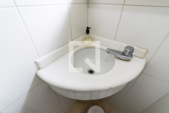 Lavabo de casa para alugar com 2 quartos, 150m² em Vila Guarani, São Paulo