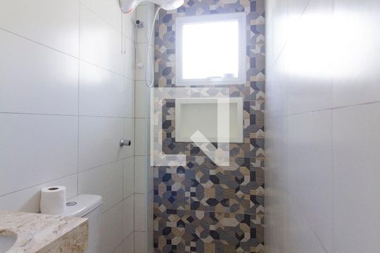 Banheiro de kitnet/studio para alugar com 1 quarto, 18m² em Vila Morse, São Paulo