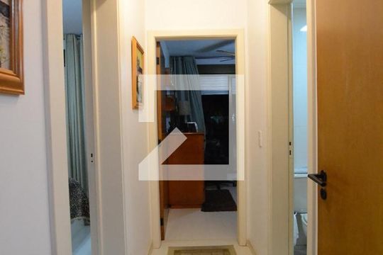 Corredor da área íntima de apartamento à venda com 2 quartos, 190m² em Menino Deus, Porto Alegre