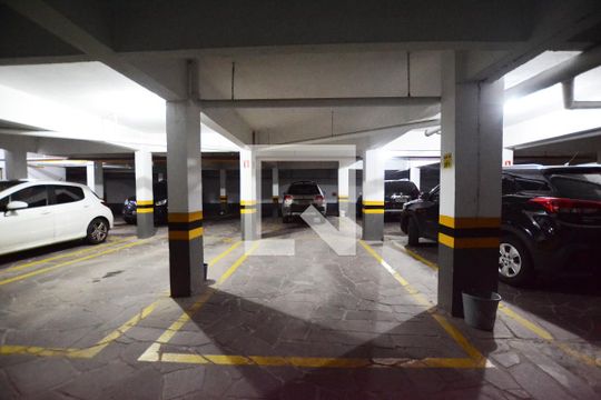 Garagem de apartamento à venda com 2 quartos, 190m² em Menino Deus, Porto Alegre