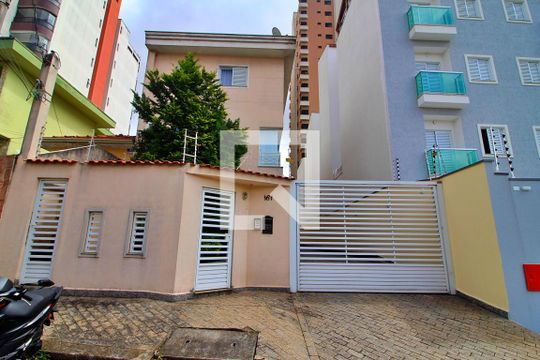 Fachada de casa de condomínio à venda com 3 quartos, 158m² em Vila Assunção, Santo André