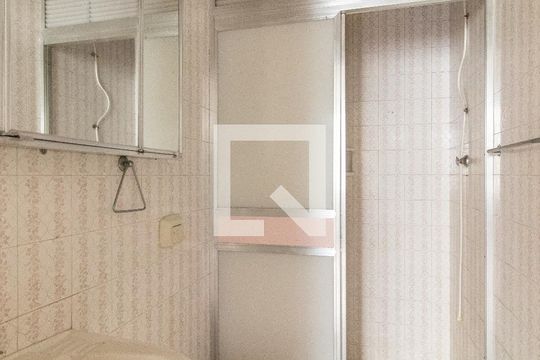 Banheiro de apartamento para alugar com 1 quarto, 32m² em Centro Histórico, Porto Alegre