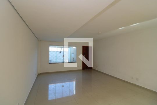 Sala de casa à venda com 3 quartos, 110m² em Vila Antonieta, São Paulo