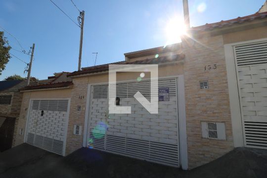 Fachada de casa à venda com 3 quartos, 110m² em Vila Antonieta, São Paulo