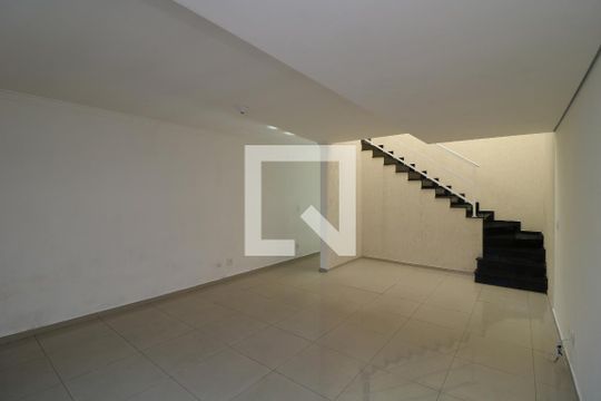 Sala de casa à venda com 3 quartos, 110m² em Vila Antonieta, São Paulo