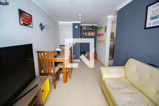 Quarto 1 de apartamento à venda com 2 quartos, 43m² em Jardim Vivan, São Paulo