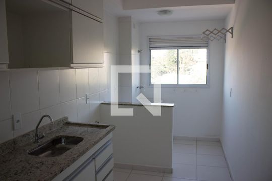 Cozinha de apartamento à venda com 2 quartos, 58m² em Vila Nova Curuçá, São Paulo