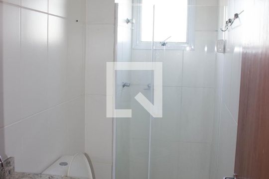 Banheiro de apartamento à venda com 2 quartos, 58m² em Vila Nova Curuçá, São Paulo