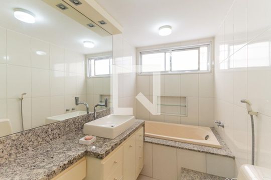 Banheiro Suíte de apartamento para alugar com 2 quartos, 105m² em Tijuca, Rio de Janeiro