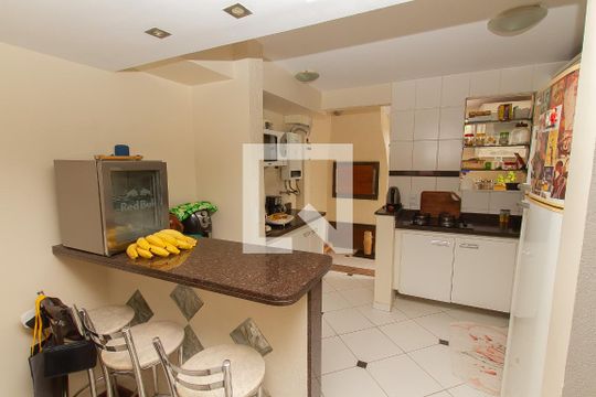 Cozinha de casa de condomínio à venda com 4 quartos, 90m² em Humaitá, Porto Alegre