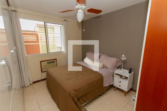 Quarto 1 de casa de condomínio à venda com 4 quartos, 90m² em Humaitá, Porto Alegre