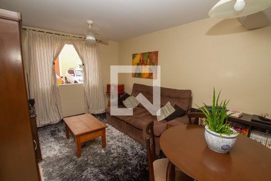 Sala 2 ambientes de casa de condomínio à venda com 4 quartos, 90m² em Humaitá, Porto Alegre