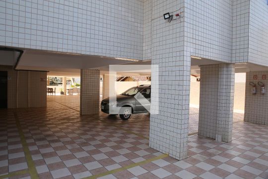 Garagem de apartamento para alugar com 1 quarto, 65m² em Guilhermina, Praia Grande