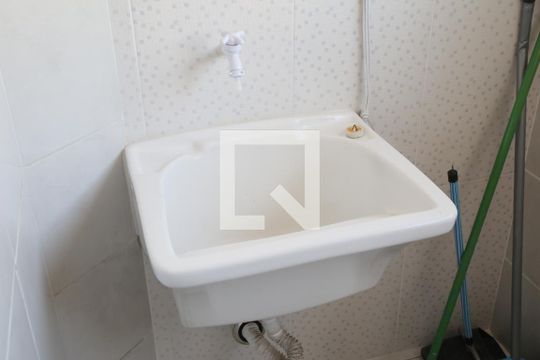 Detalhe da area de serviço de apartamento para alugar com 1 quarto, 65m² em Guilhermina, Praia Grande