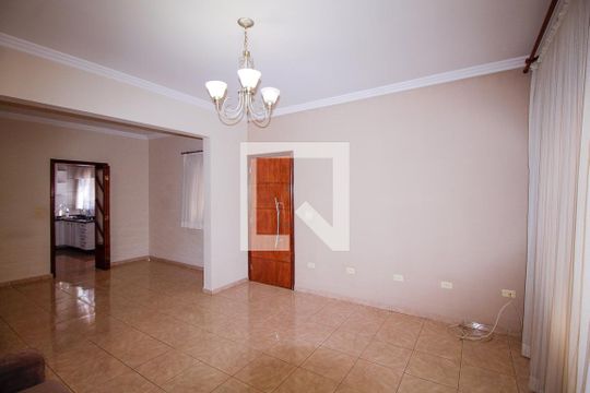 Casa para alugar com 2 quartos, 180m² em Vila Ivone, São Paulo