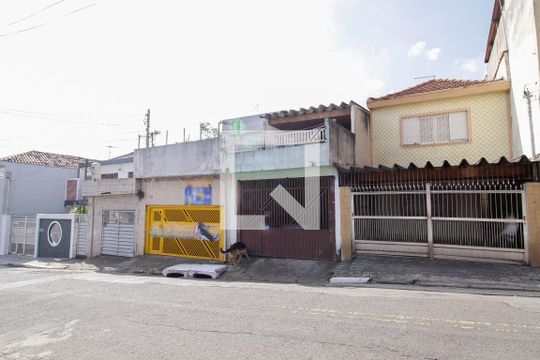 Vista de casa para alugar com 2 quartos, 180m² em Vila Ivone, São Paulo