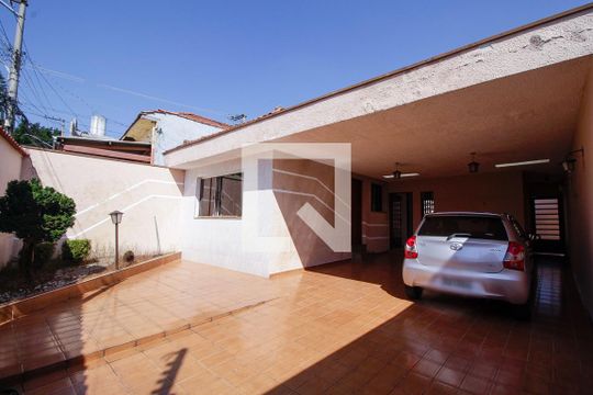 Garagem de casa para alugar com 2 quartos, 180m² em Vila Ivone, São Paulo