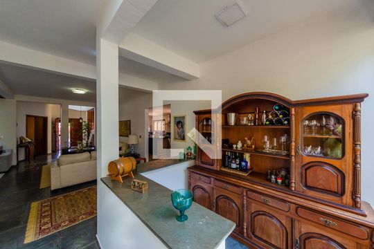 Sala de casa para alugar com 6 quartos, 500m² em Parque das Universidades, Campinas