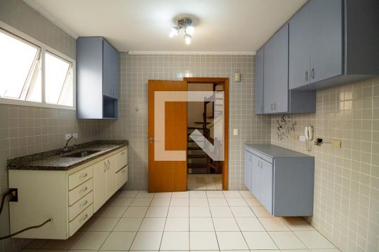 Cozinha de casa de condomínio à venda com 3 quartos, 190m² em Vila Moraes, São Paulo