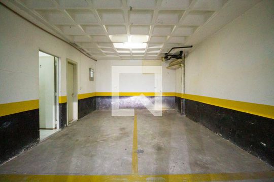 Garagem de casa de condomínio à venda com 3 quartos, 190m² em Vila Moraes, São Paulo