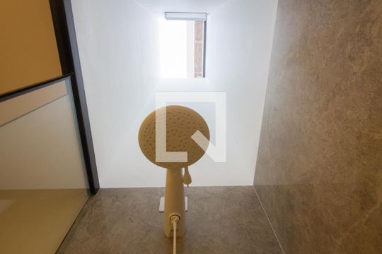 Chuveiro de casa à venda com 2 quartos, 200m² em Cidade Monções, São Paulo