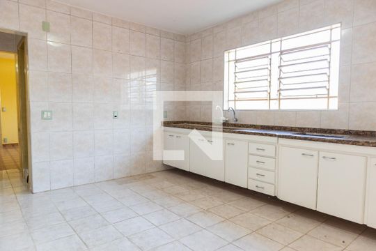 Cozinha de casa para alugar com 2 quartos, 120m² em Jardim Japão, São Paulo