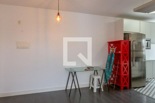 Sala de apartamento para alugar com 2 quartos, 48m² em Lapa de Baixo, São Paulo