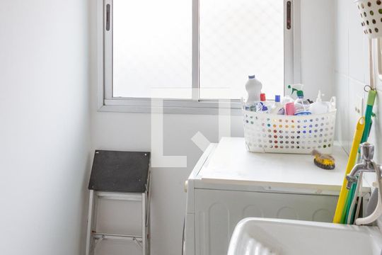 Área de Serviço de apartamento para alugar com 2 quartos, 48m² em Lapa de Baixo, São Paulo