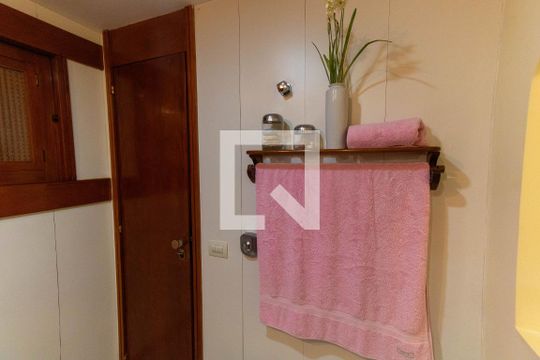 Banheiro da Suíte 3 de casa à venda com 4 quartos, 635m² em Boa Viagem, Niterói