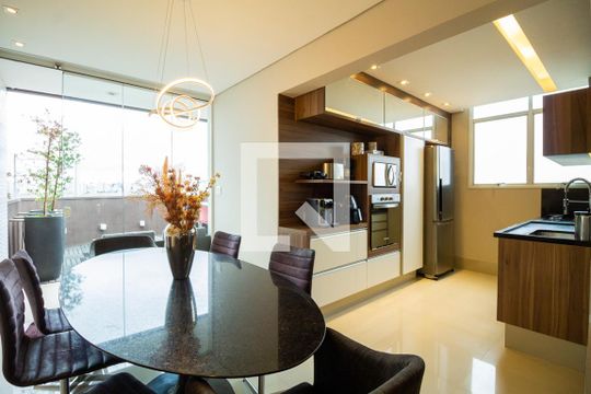 Cozinha de apartamento à venda com 2 quartos, 113m² em Vila São José, São Paulo
