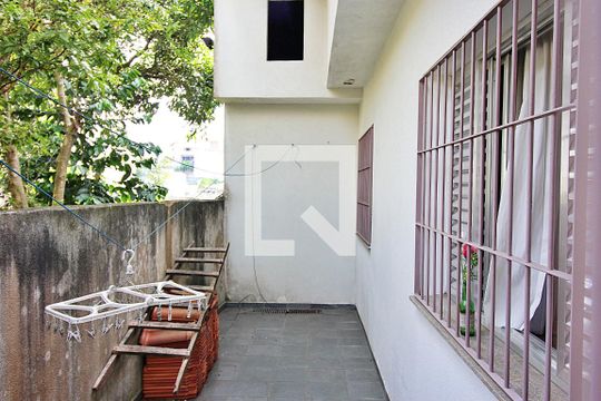 Quintal  de casa à venda com 5 quartos, 379m² em Vila Euro, São Bernardo do Campo