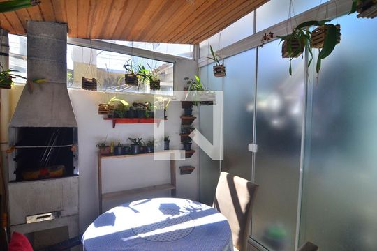 Cozinha de casa de condomínio à venda com 3 quartos, 89m² em Rio Branco, Canoas