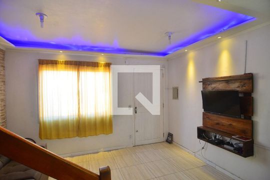 Sala de casa de condomínio à venda com 3 quartos, 89m² em Rio Branco, Canoas