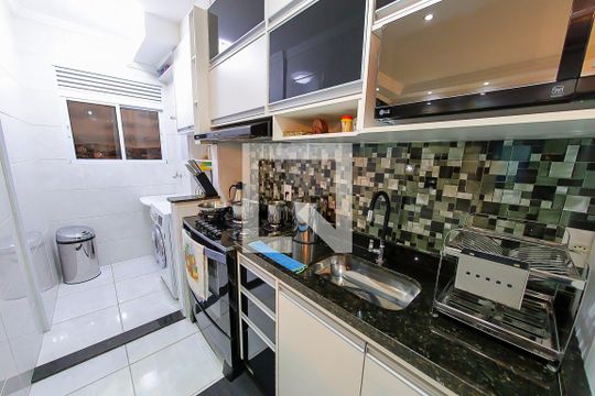 Cozinha de apartamento para alugar com 2 quartos, 49m² em Cidade Parque Alvorada, Guarulhos