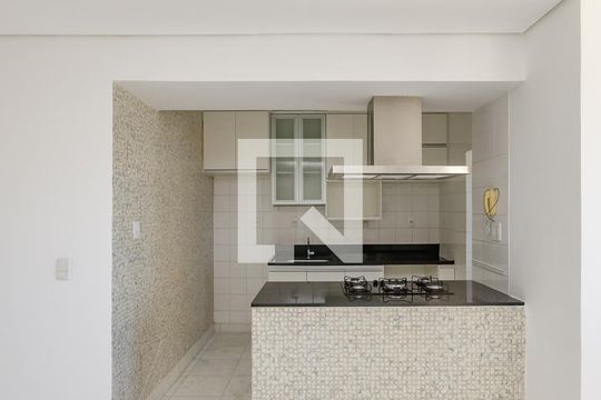 Cozinha de apartamento à venda com 2 quartos, 87m² em Vila da Serra, Nova Lima