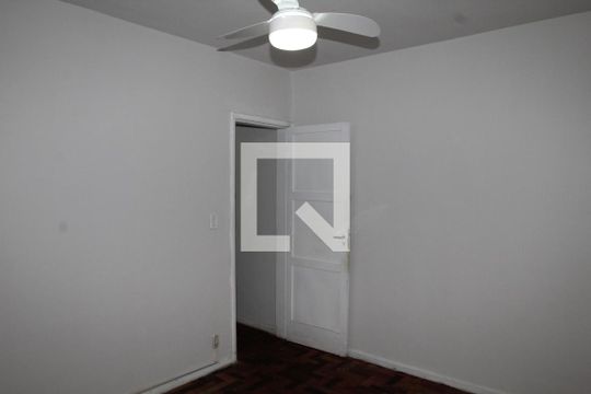 Quarto 2 de apartamento para alugar com 2 quartos, 58m² em Olaria, Rio de Janeiro