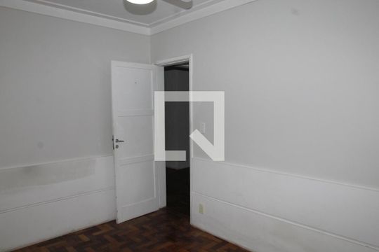 Quarto 1 de apartamento para alugar com 2 quartos, 58m² em Olaria, Rio de Janeiro