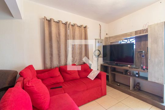 Sala de casa à venda com 2 quartos, 120m² em Vila Nova, Porto Alegre