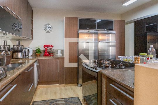 Cozinha de casa à venda com 3 quartos, 220m² em Perdizes, São Paulo