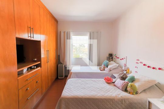 Suite 1 de casa à venda com 3 quartos, 185m² em Jardim Ester Yolanda, São Paulo