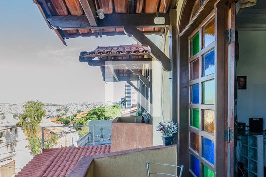 Varanda da Suíte 4 de casa à venda com 4 quartos, 900m² em Havaí, Belo Horizonte