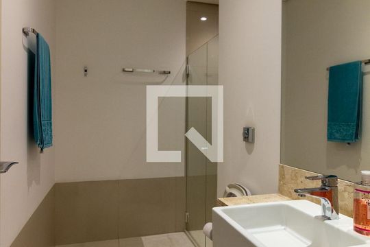 Banheiro da Suíte 1 de casa de condomínio à venda com 5 quartos, 412m² em Swiss Park, Campinas