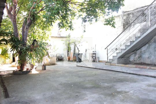 Quintal de casa à venda com 3 quartos, 231m² em Jacarepaguá, Rio de Janeiro