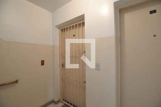 Porta  de apartamento à venda com 2 quartos, 80m² em Centro Histórico, Porto Alegre