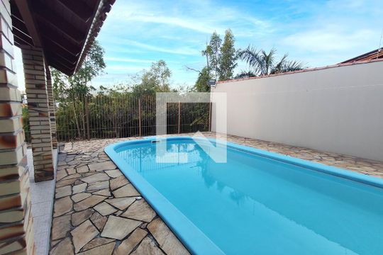 Area esterna - Picina de casa à venda com 3 quartos, 284m² em Canudos, Novo Hamburgo