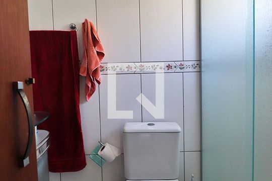 Banheiro da Suíte de casa à venda com 3 quartos, 125m² em Jardim Las Vegas, Santo André